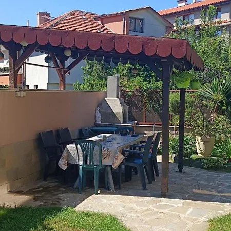 Apartamento модерен в сърцето на *